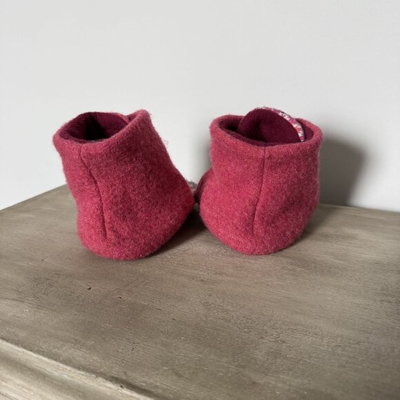 Hand made fleece baby toddler slippers nordic hook and loop 24 months - Picture 2 of 9